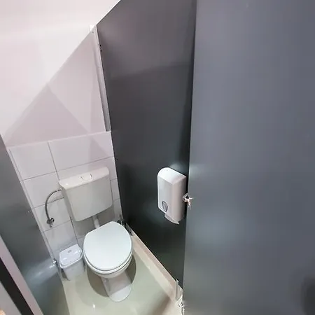 Hostel City Τρογκίρ