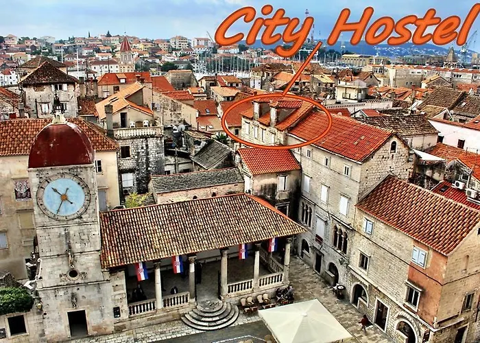 City بيت شباب *