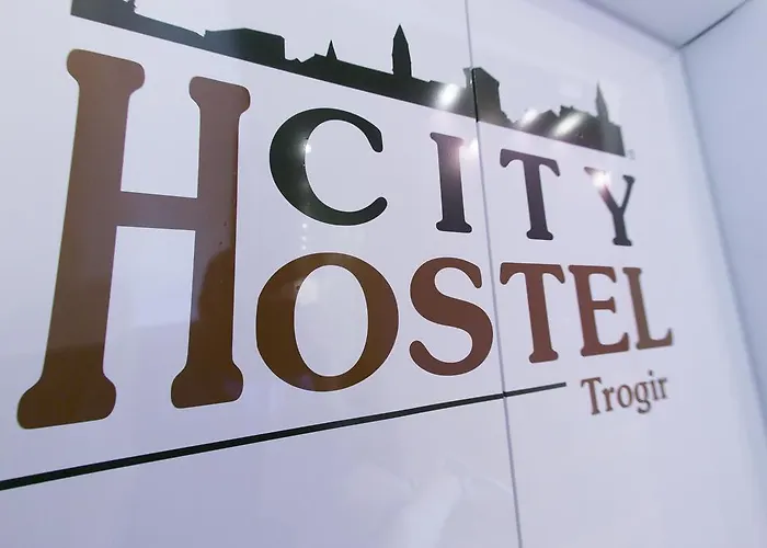 City بيت شباب تروغير